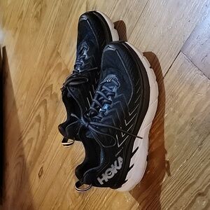 Hoka Clifton 4